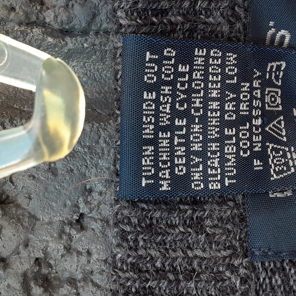 FINAL Lvg 8/15 Dockers Vneck men XXL pullover vest. SUPERB cond Super soft 3-15 - Picture 9 of 9
